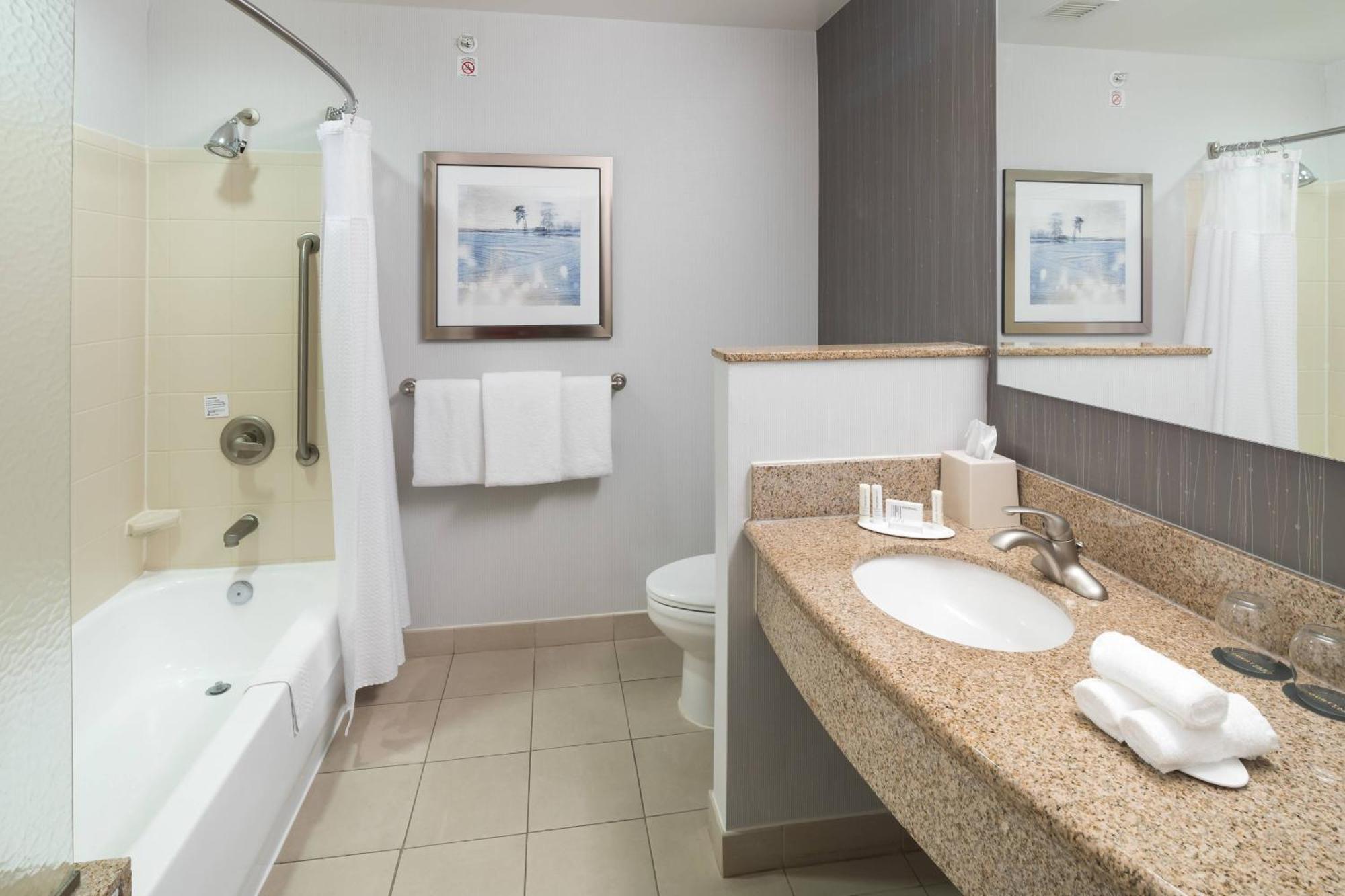 Courtyard By Marriott West Orange Hotel Exterior photo