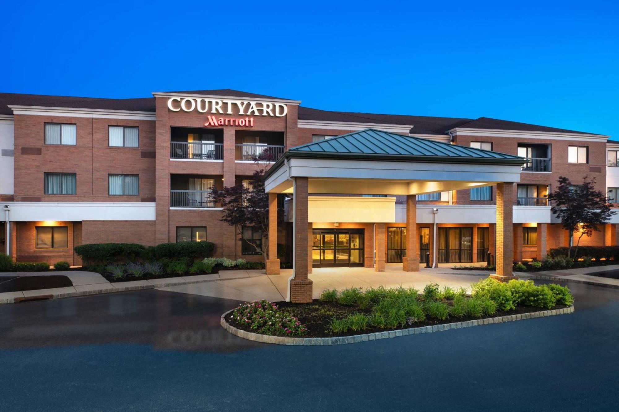 Courtyard By Marriott West Orange Hotel Exterior photo